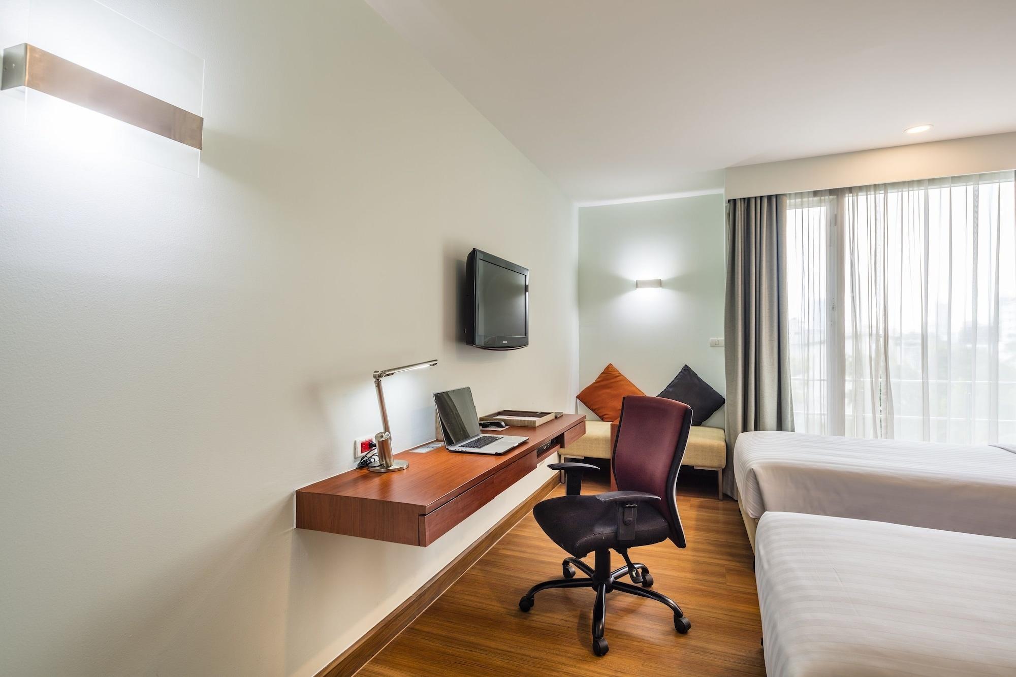 Hotel Solo, Sukhumvit 2, Bangkok - Sha Extra Plus Экстерьер фото