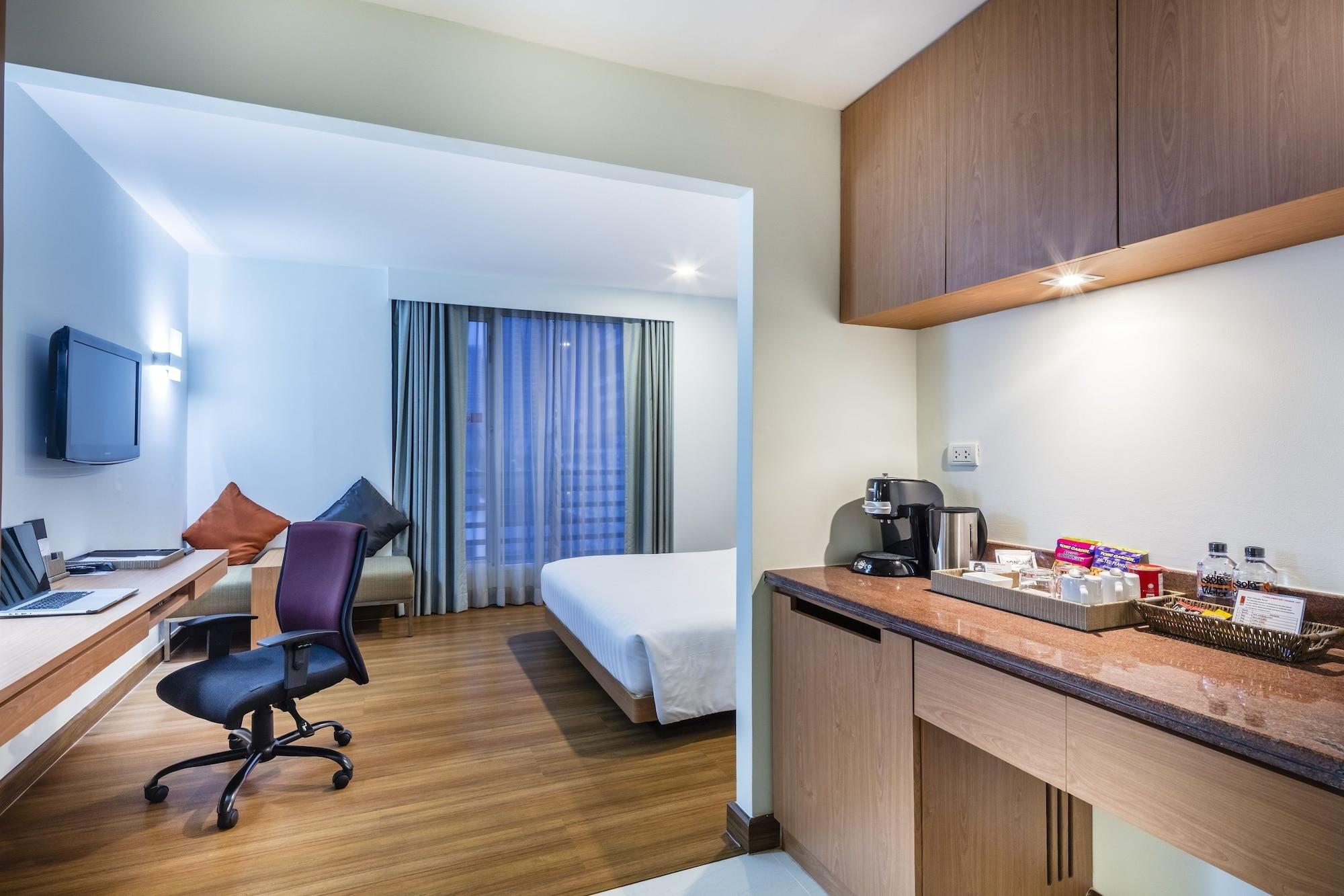 Hotel Solo, Sukhumvit 2, Bangkok - Sha Extra Plus Экстерьер фото