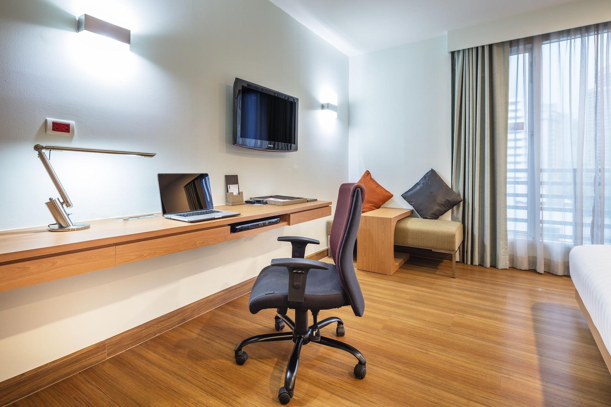 Hotel Solo, Sukhumvit 2, Bangkok - Sha Extra Plus Экстерьер фото