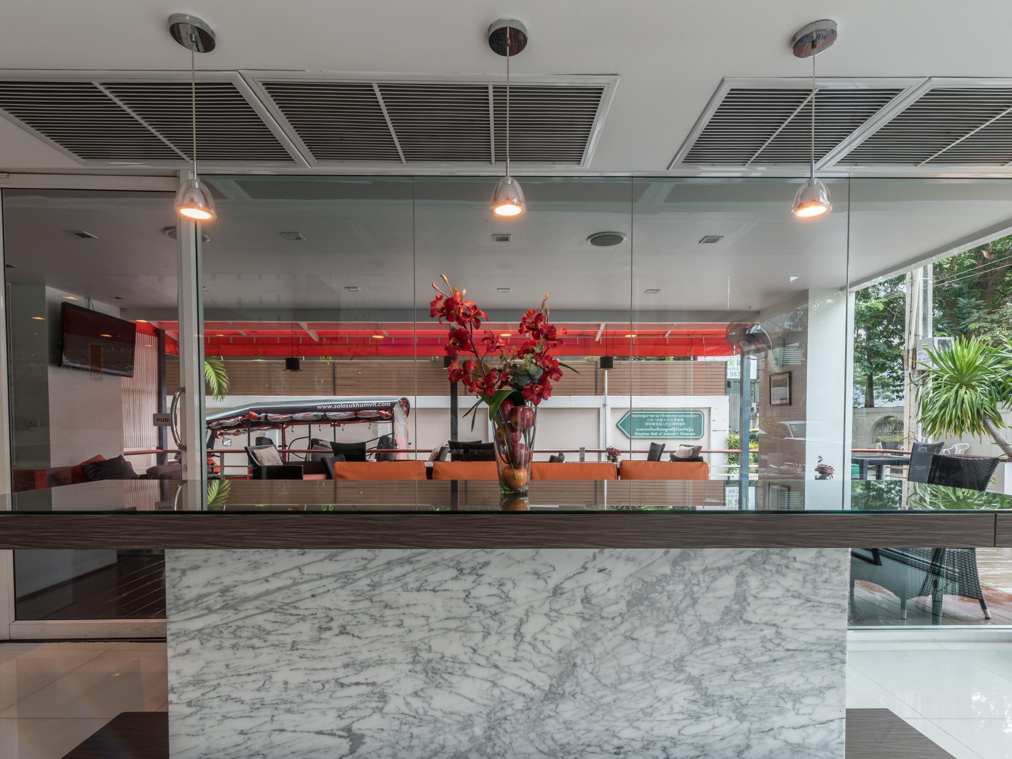 Hotel Solo, Sukhumvit 2, Bangkok - Sha Extra Plus Экстерьер фото