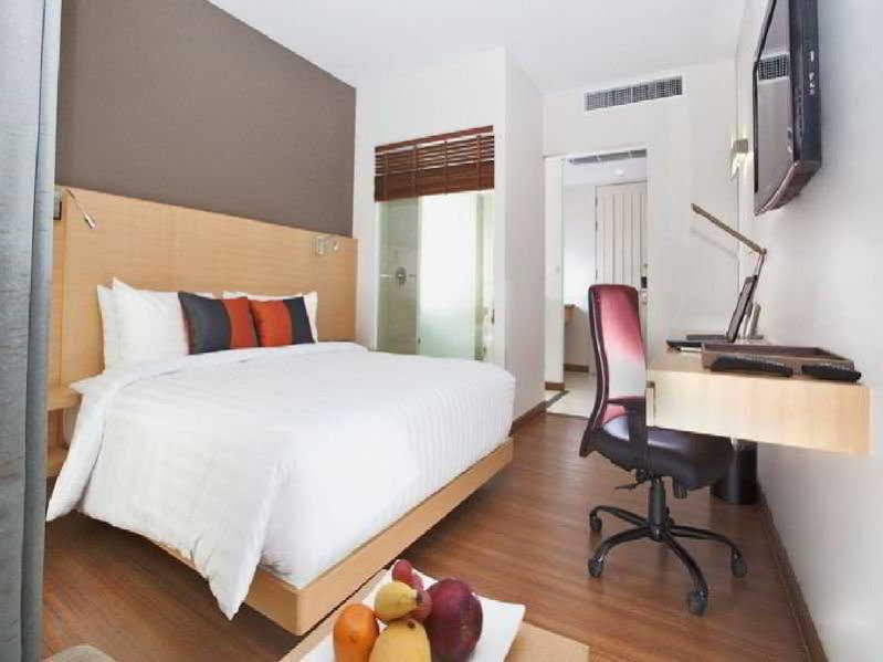 Hotel Solo, Sukhumvit 2, Bangkok - Sha Extra Plus Экстерьер фото
